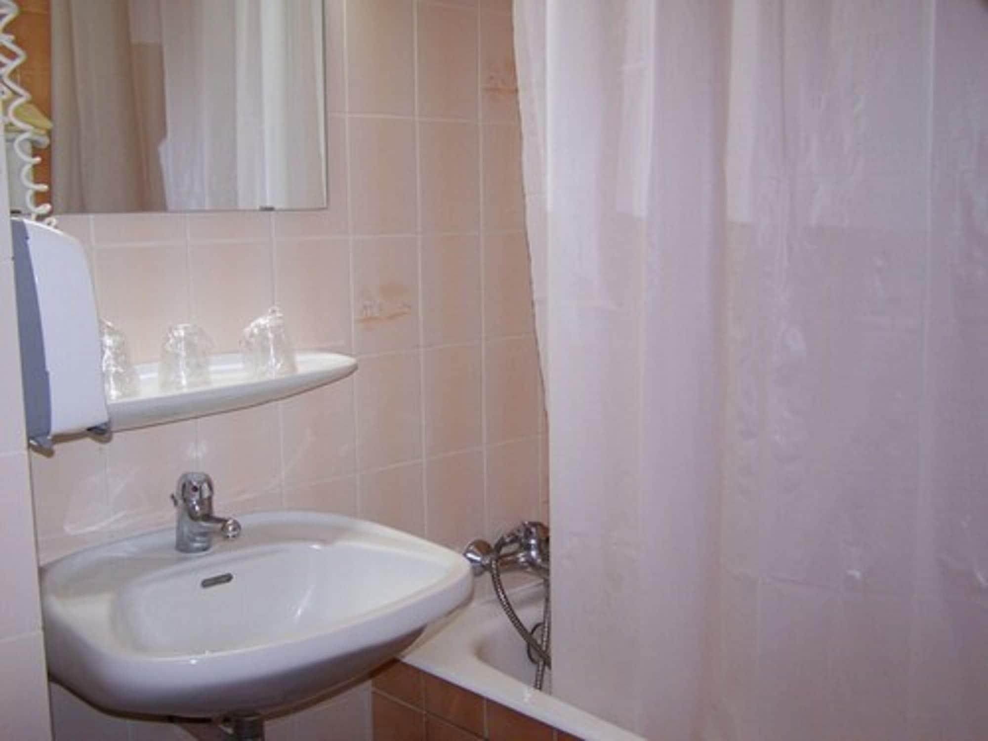 Hotel Estival Arriel Лурд Екстер'єр фото